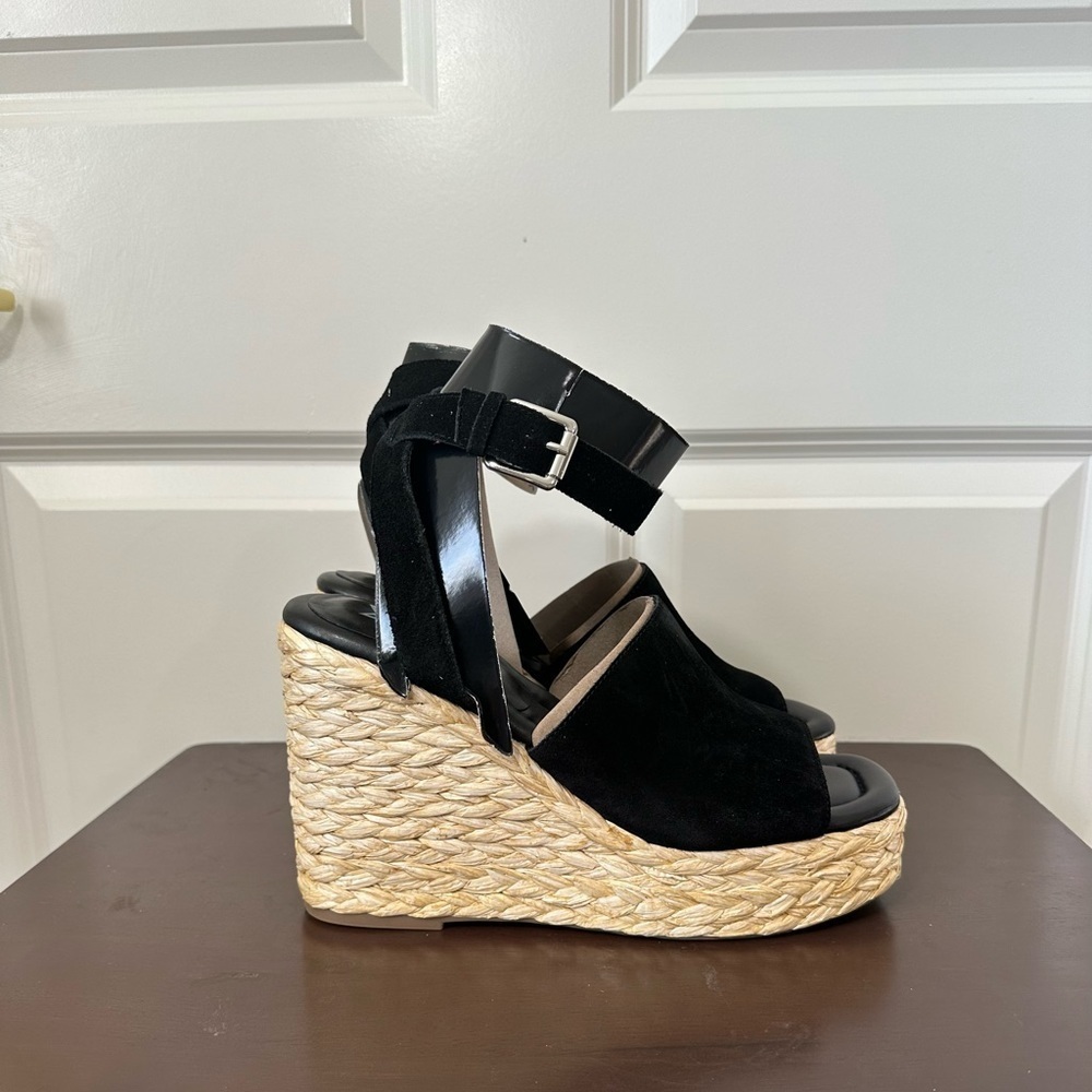 Marc Fisher Nelly Espadrille Ankle Strap Wedge Sandal in a size 9.5